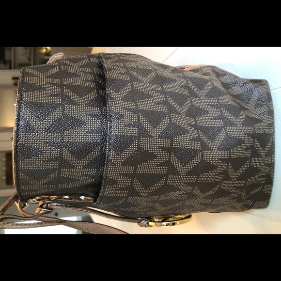 MICHAEL KORS Signature Handbag - Picture 4 of 6